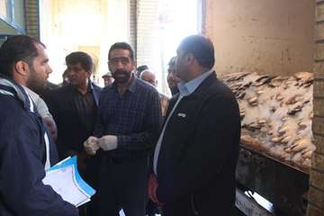 بازدید سرزده مدیرکل از بازار ماهی فروشان